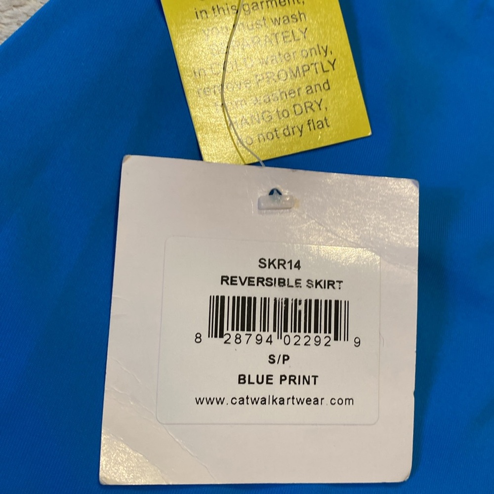 NWT Catwalk Performance reversible performance te… - image 8